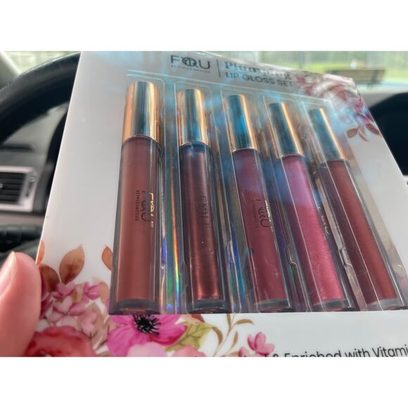 NWT BFY Cosmetics plumping lip gloss - Picture 2 of 3